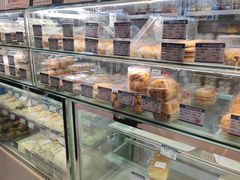 -白玉兰食品甜凤店(合生汇店)
