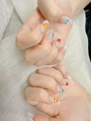 -芊屿芊浔美甲