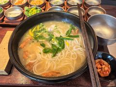 -银米·云南传统过桥米线(双廊黑金冠店)