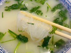 鸭汤粉丝-烤鸭肉夹馍鸭汤店