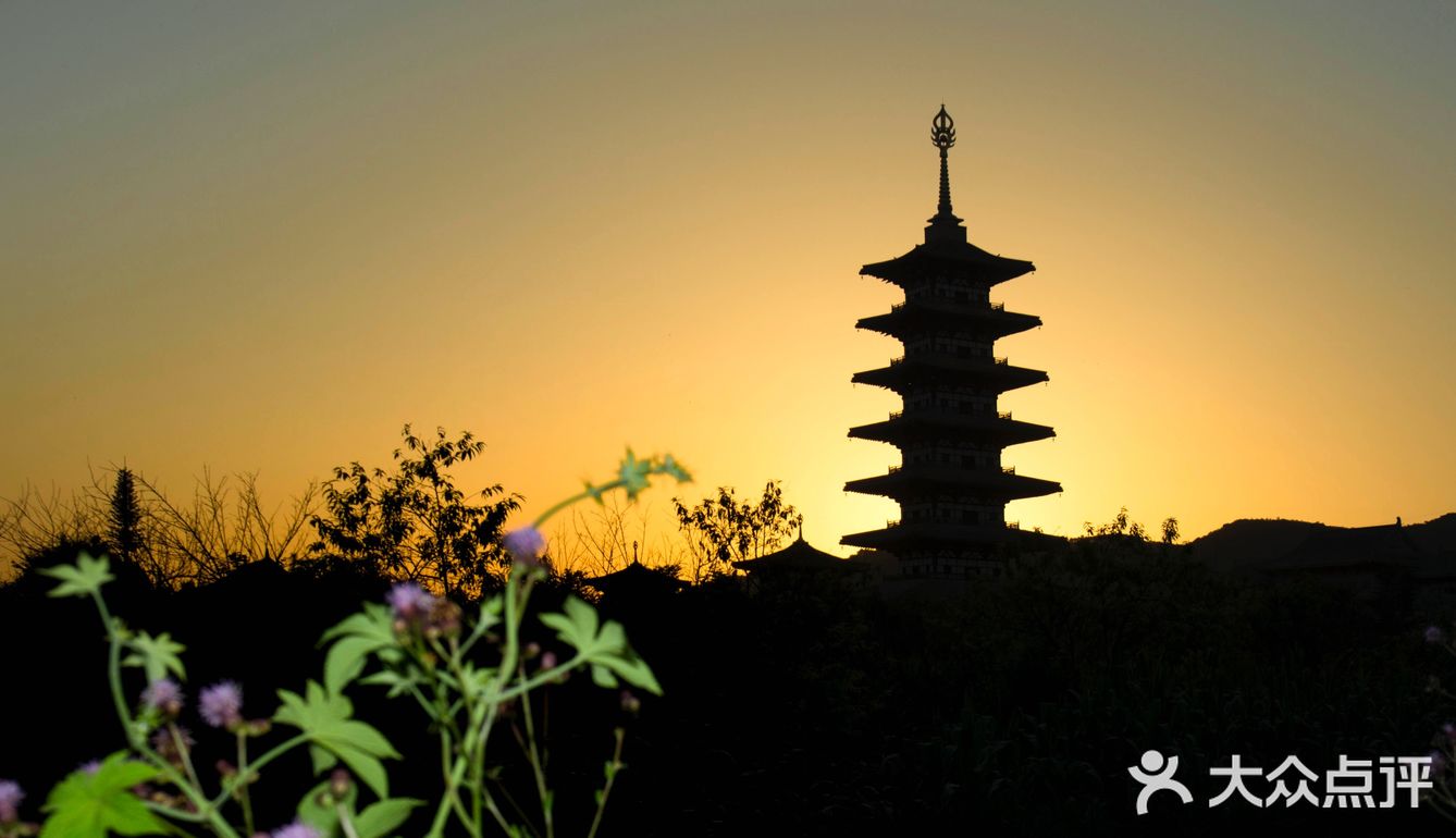 来到这里，能瞻拜到佛祖舍利，真是无上的荣幸