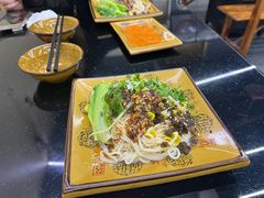 -上上签·冷锅串串(六灌路店)