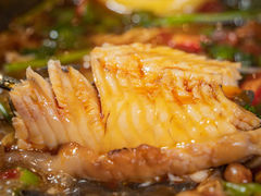 -何妹湿辣牛肉·粤式烧烤砂煲(桂雅路店)