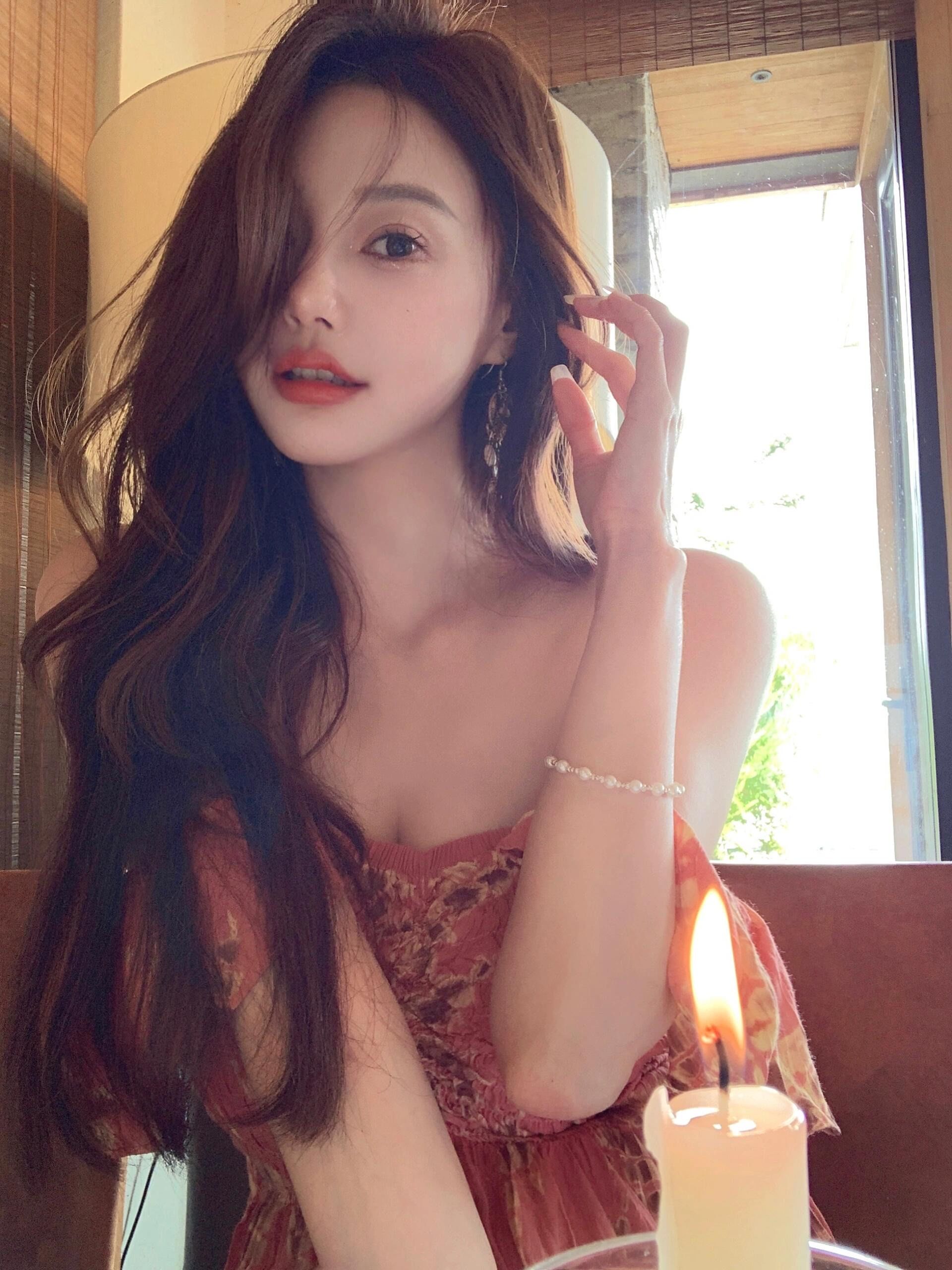 卷发女神的红色诱惑