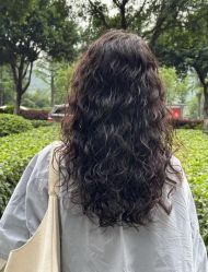 -苑苑发型设计