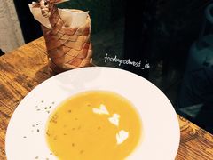 -layback cafe & bar