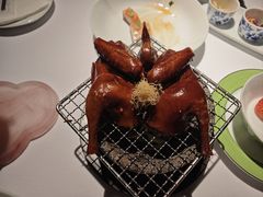招牌脆皮乳鸽-悦轩中餐厅·高空江景·杭州柏悦酒店