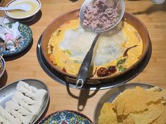 -洱火云南酸菜牛肉火锅(石景山当代商城店)