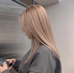 -AYO SALON