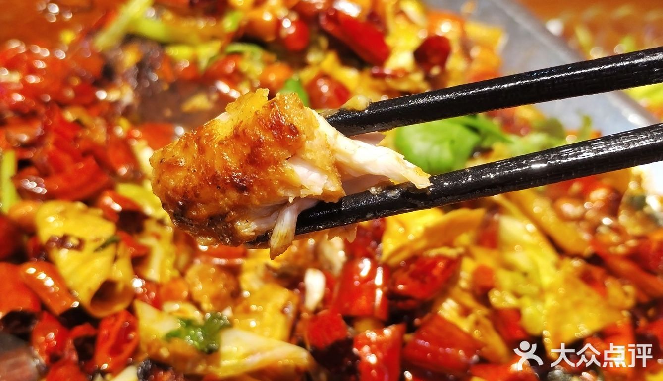 一鱼两吃｜这家烤鱼店都把我香迷糊了[呲牙]
