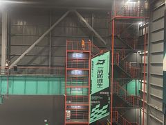 -极限PLAY运动娱乐新世界·团建派对潮玩休闲馆·室内蹦极高空游乐园
