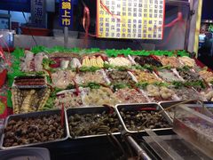-六合夜市