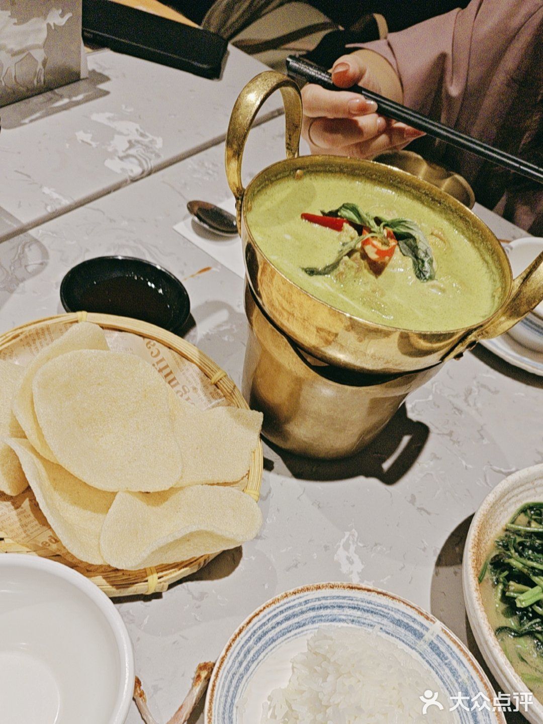 让人仿佛置身于泰国本土。这家餐厅的装修风格非常独特