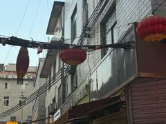 -许西美食一条街