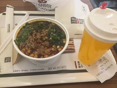 -荀记肉夹馍(三八家乐福店)