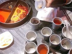 -热火朝天鲜切牛肉火锅(南强街巷店)