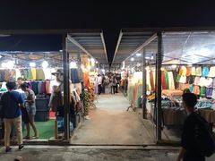 -席娜卡琳火车铁道夜市