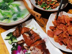 -老滇山寨•云南特色菜•地方菜•民族风情歌舞表演(金碧店)