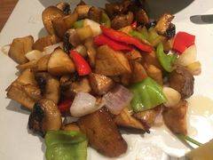 -云海肴·汽锅鸡·云南菜(天山百盛优客店)