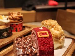 草莓红丝绒卷-星巴克臻选(汇丽广场店)