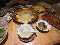 -洱火云南酸菜牛肉火锅(石景山当代商城店)