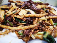 茶树菇炒牛肉-正宗鸡饭粤香酒家(朱村店)