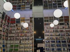 -钟书阁(松江泰晤士小镇店)