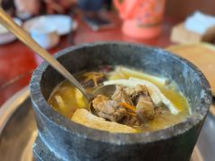 -鲁朗纳麦石锅鸡庄园