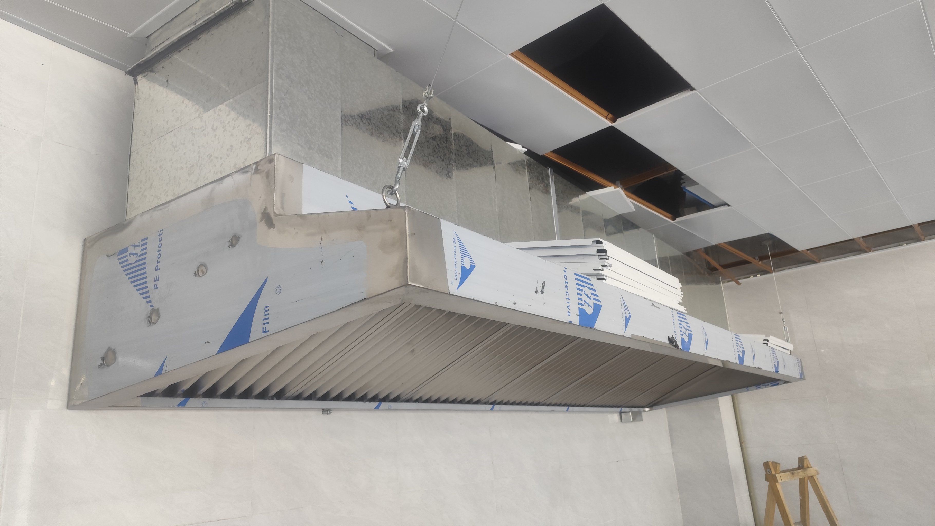 食堂厨房排烟完工