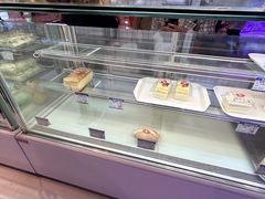 -白玉兰食品甜凤店(合生汇店)