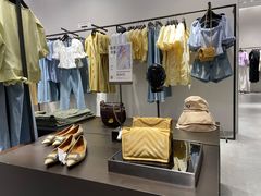 -URBAN REVIVO(七宝领展广场店)