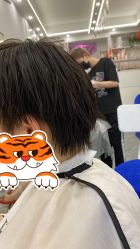 点击看大图 -V8潮牌·接发烫染连锁