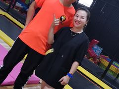 -嘿哟动霸CHUA·新潮玩运动娱乐中心·蹦床滑冰团建乐园
