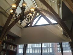 -钟书阁(松江泰晤士小镇店)