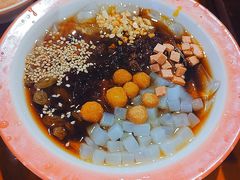 -爆炸头阿姨小四川正宗川味小吃(无任何分店)