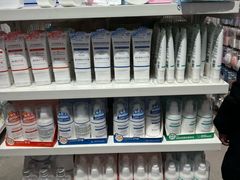 -名创优品(北京新中关购物中心地铁层店)