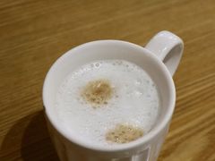 拿铁咖啡-HELLO 27 意面·沙拉·帕尼尼