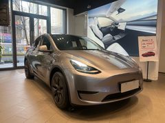 -TESLA 特斯拉(上海太古汇体验店)