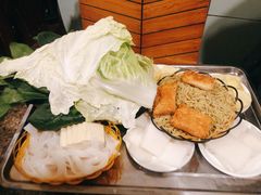 -洞庭洲·防空洞火锅·烧烤·铜锅涮肉(新百广场店)