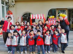 -上海青草地幼儿园