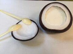 -志龙皇冠吃货椰子铺