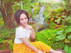 -Chom Cafe and Restaurant