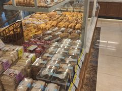 面包甜点陈列柜-老大昌(淮海中路店)