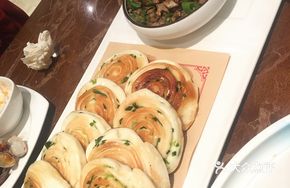 Diced Pork with Wild Bamboo Shoots and Scallion Pancake