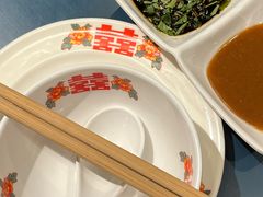 餐具摆设-邹开喜·小海鲜醉鸡煲·潮汕鲜切牛肉店(襄阳北路店)