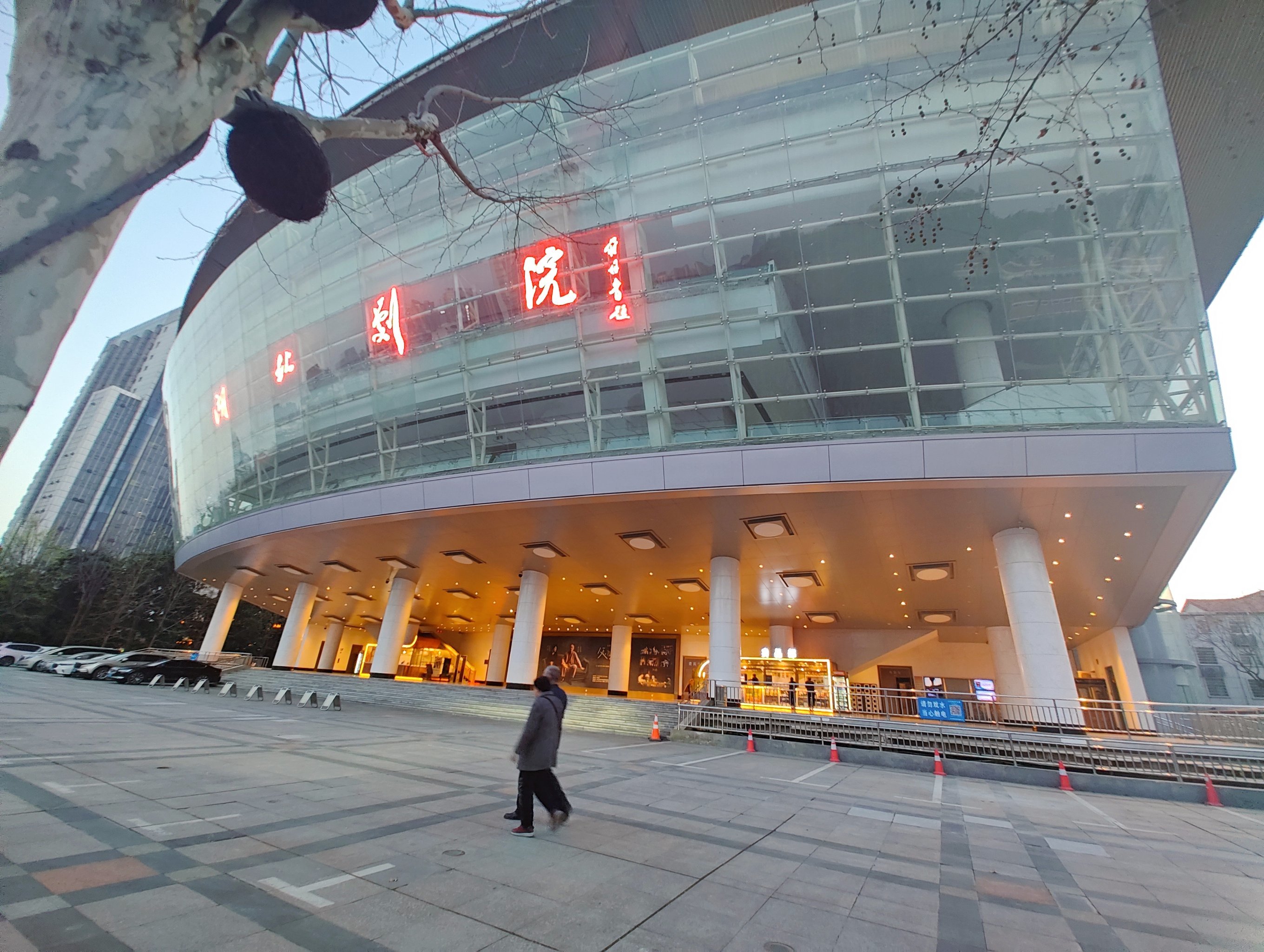 剧场夜色真迷人~