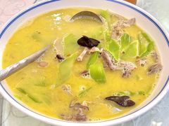 咸猪手猪肚猪肺堡-金怡酒店