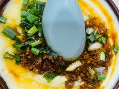 -董哥山城碗碗香(美专校街店)