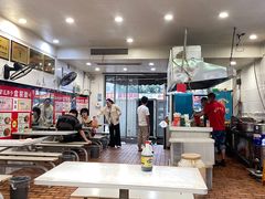 大堂-汪胖子襄阳牛肉面(华丰路店)