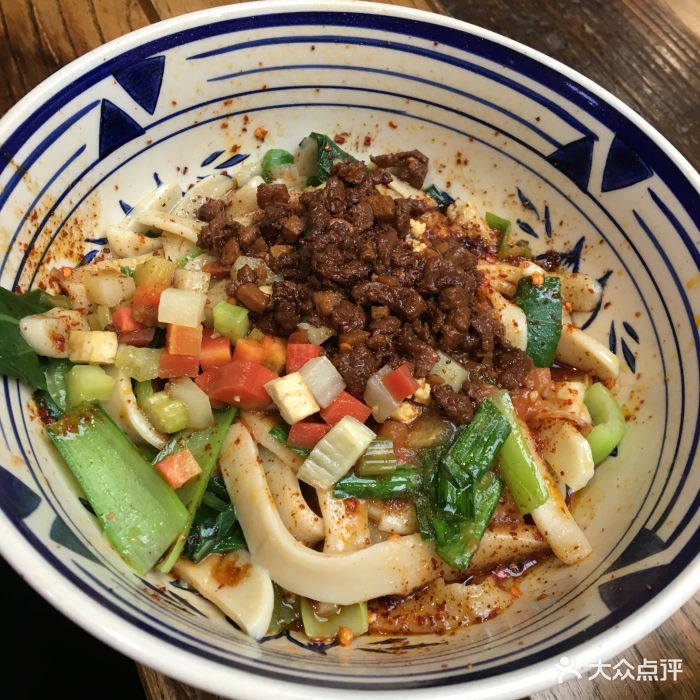 袁家村关中印象体验地(砂之船奥特莱斯店)驴蹄子面图片 - 第1张